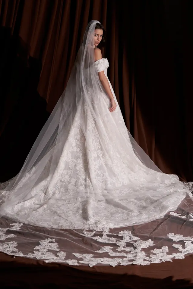 Allure Couture V089C brudeslør Ivory cathedral