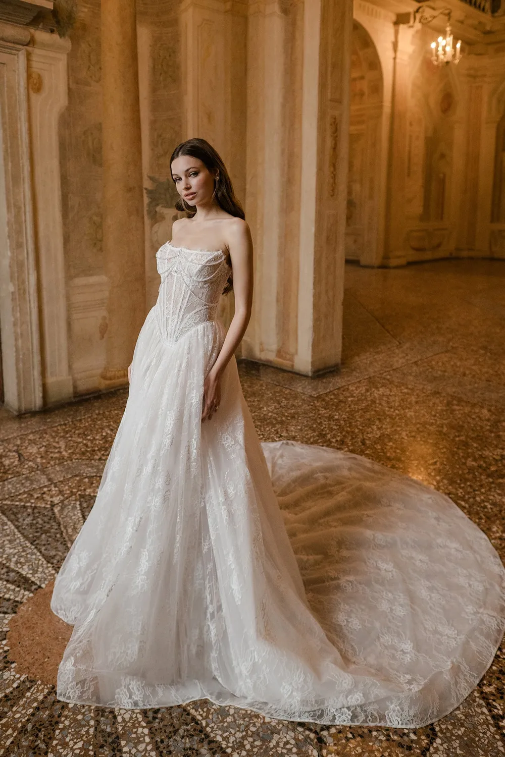 Allure Bridal Abella E615NC Camellia brudekjole Ivory/Nude blonde