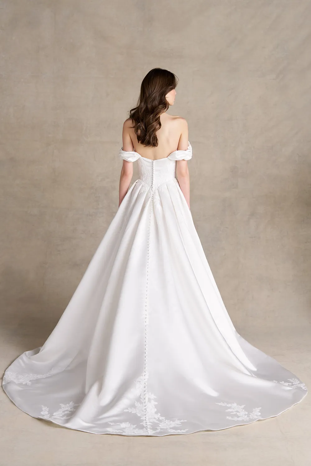 Allure Bridal Romance R3972 satin brudekjole ivory