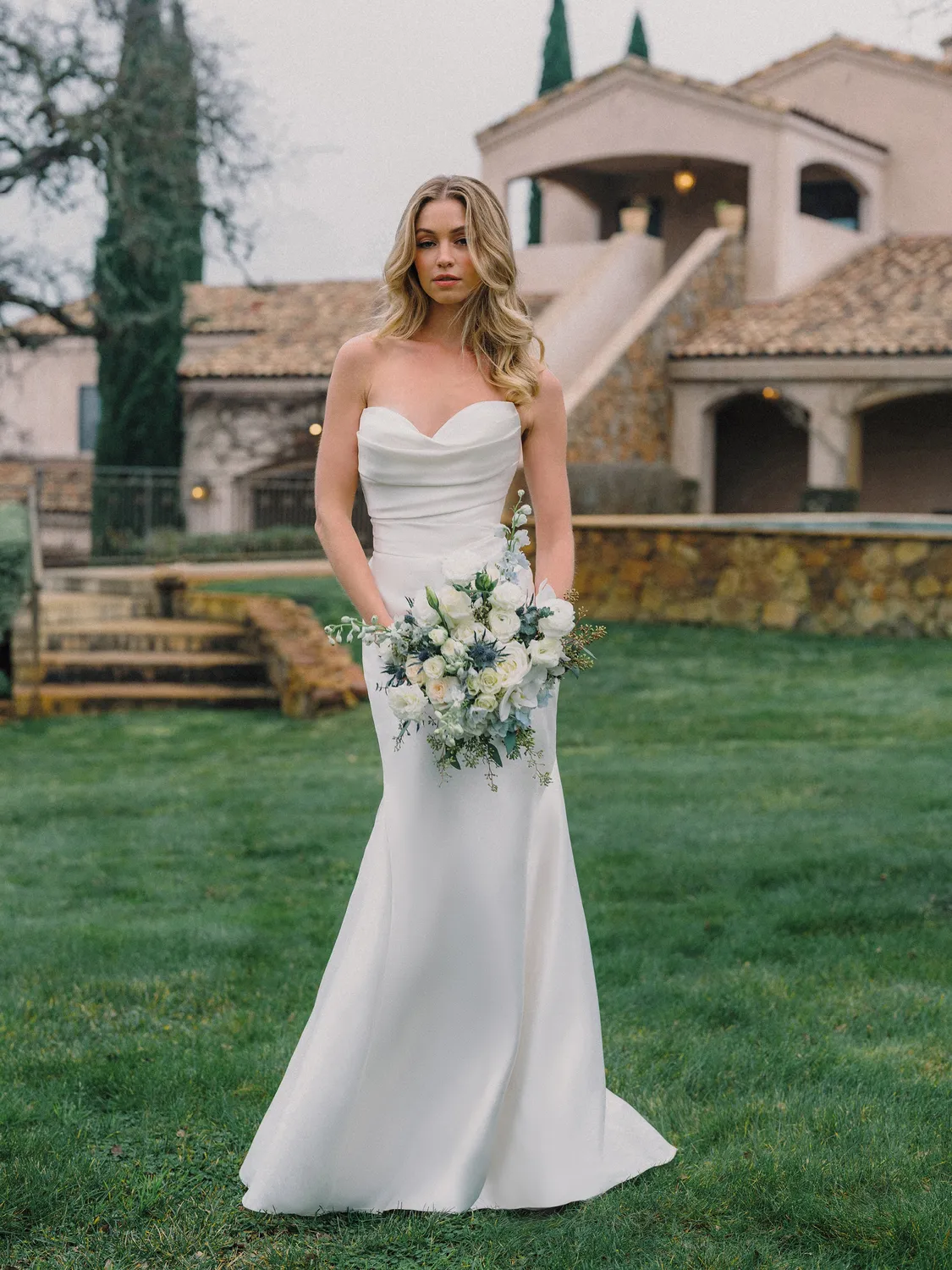 Allure Bridals A1488 brudekjole Ivory mikado fit-flare