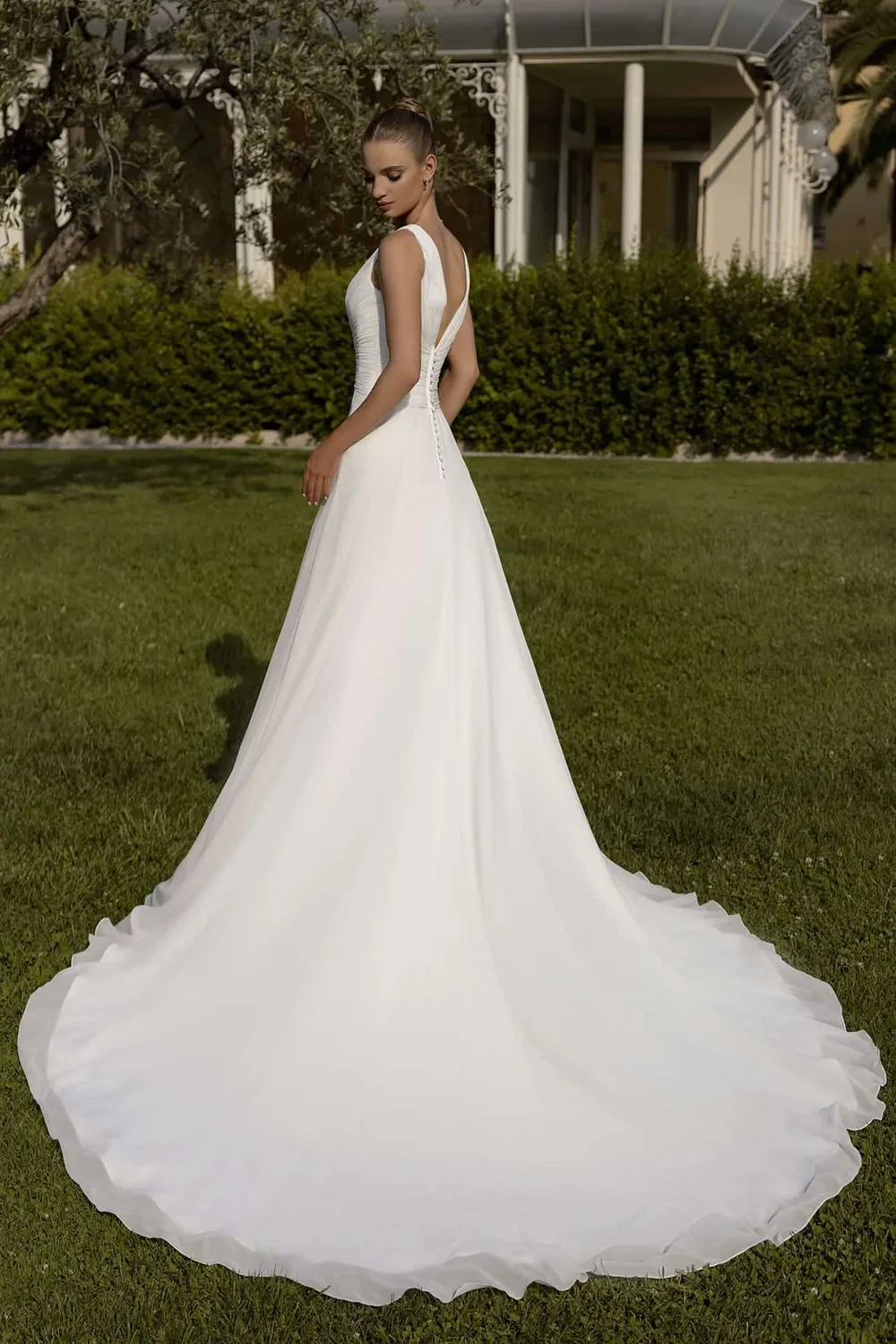 Bella by Eglantine BEL22436 brudekjole – tilbud