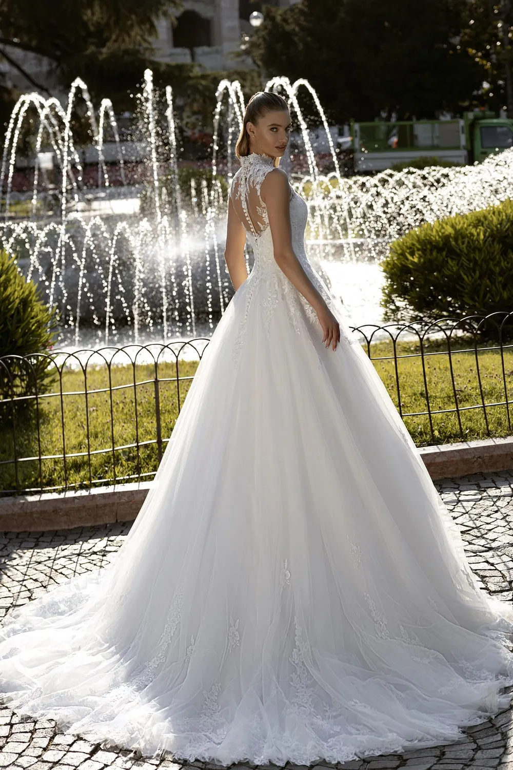 Bella by Eglantine BEL22430 brudekjole