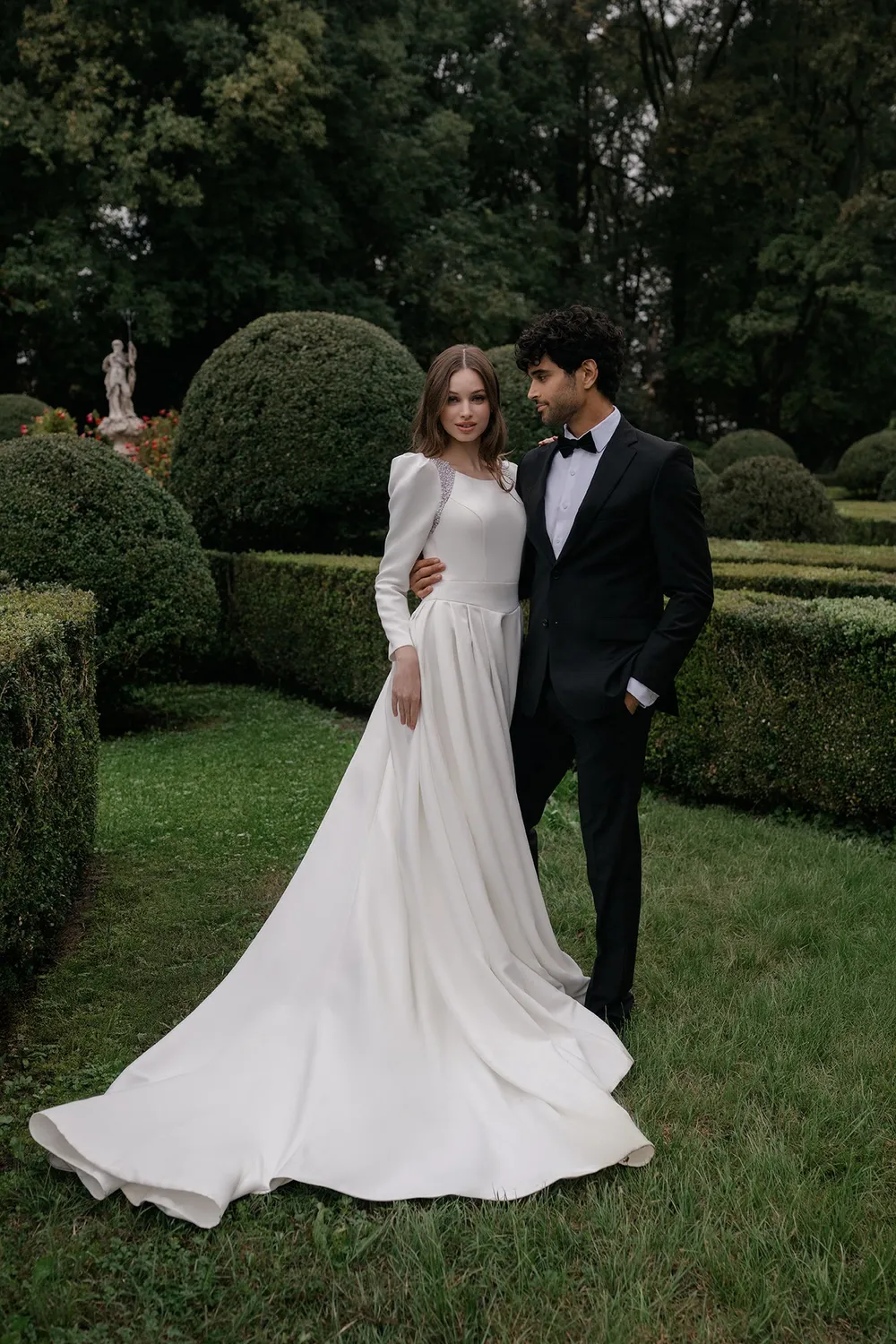 Allure Bridal Abella E603NC Genevieve brudekjole Ivory højhals
