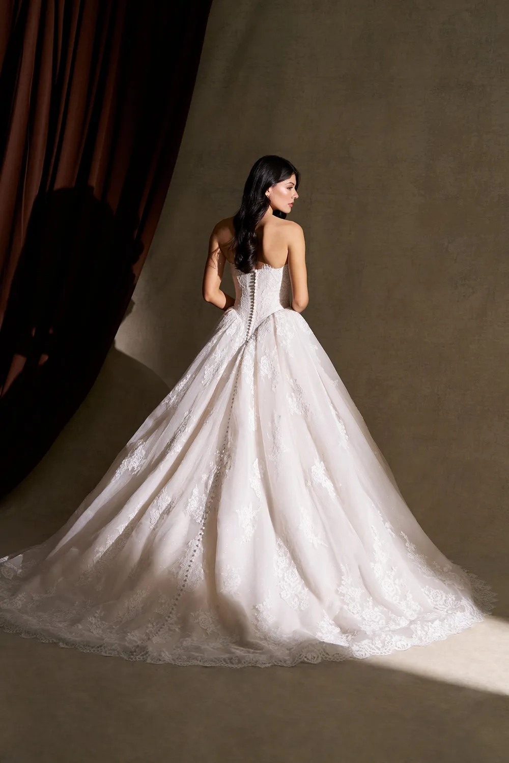 Allure Couture C845 brudekjole ivory tyl prinsesse