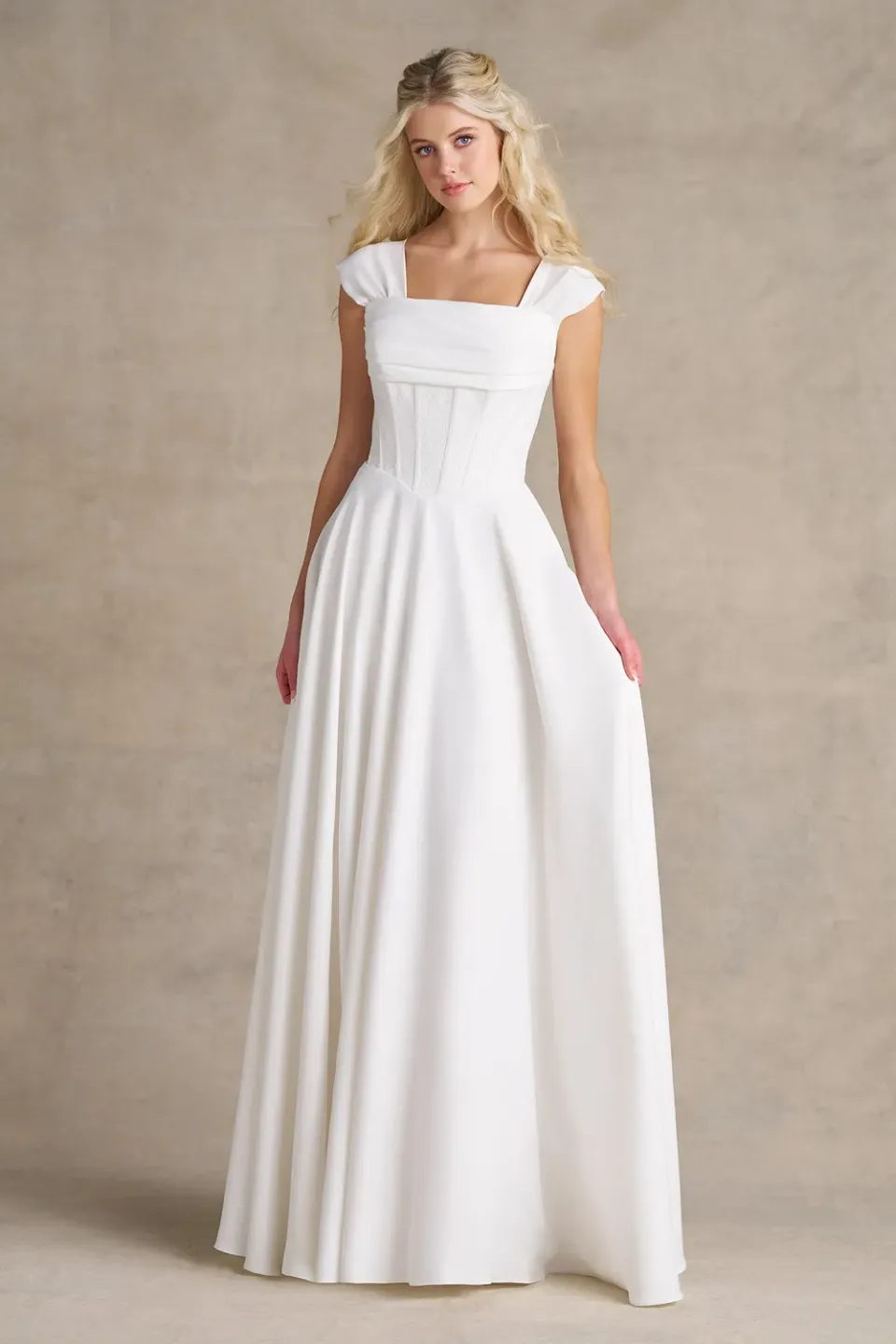 Allure Modest M807 brudekjole Ivory satin firkantet