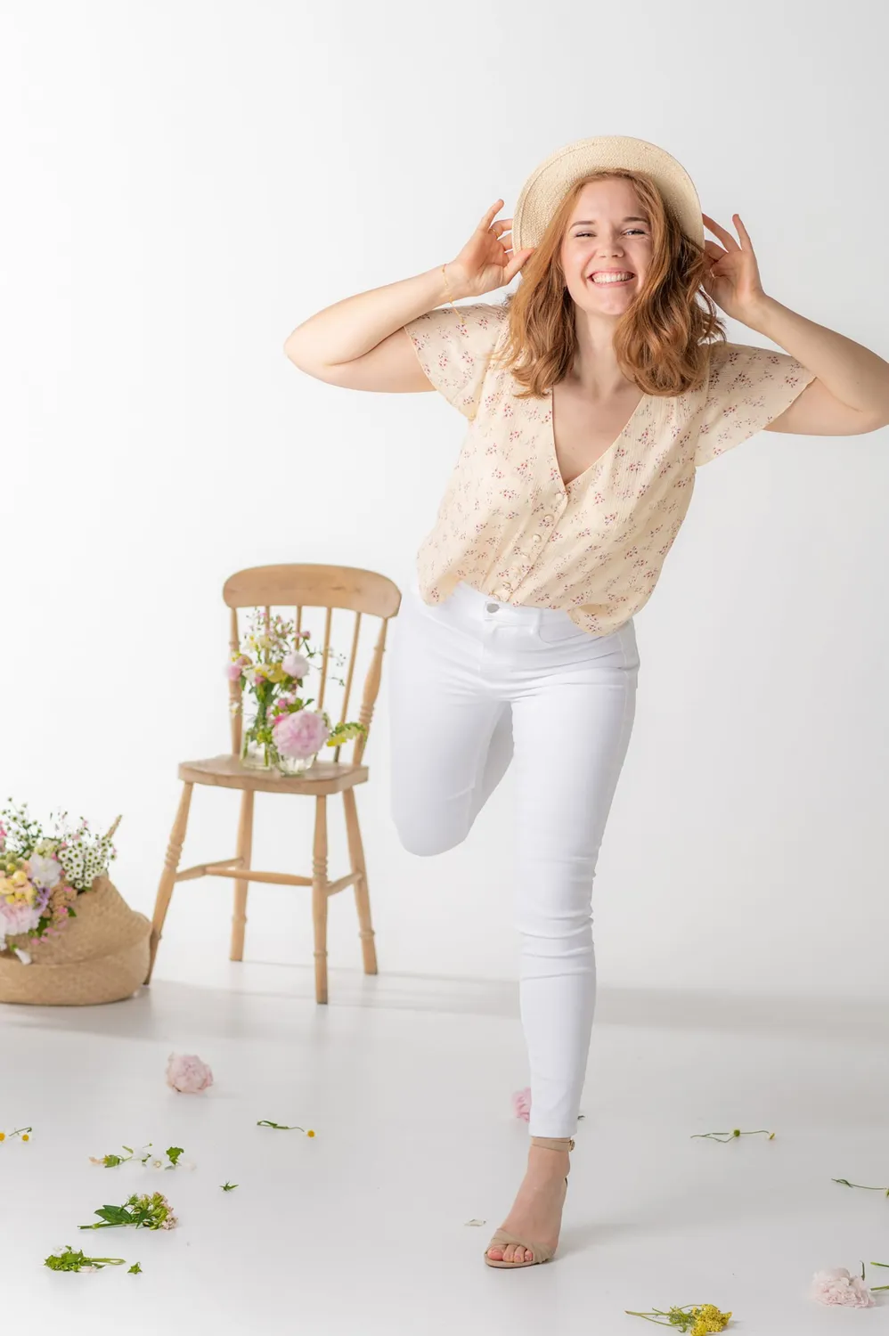 Sanna Lindström Lund T-shirt mælkebøtter – blomstret hverdagslook