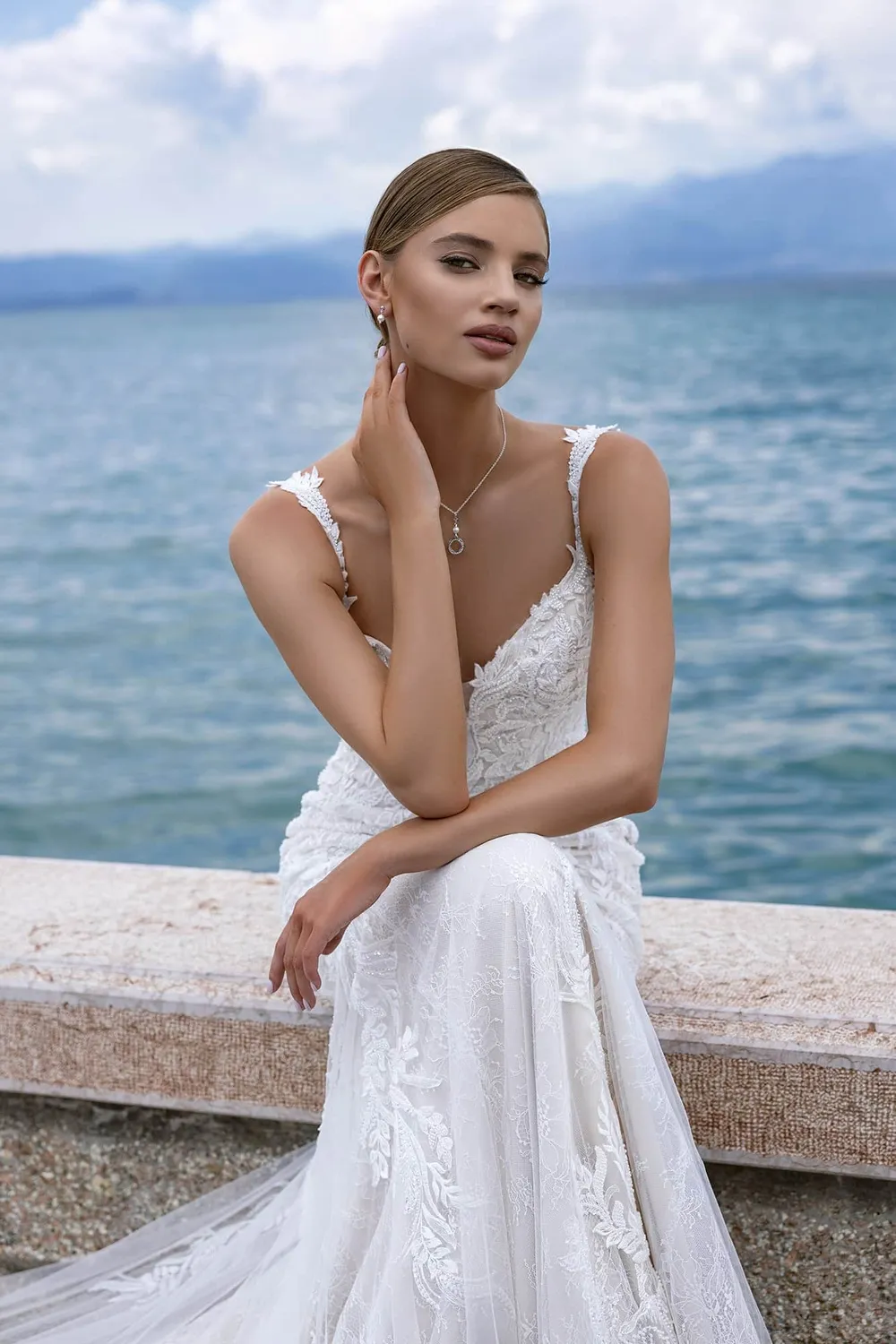 Bella by Eglantine BEL22424 brudekjole