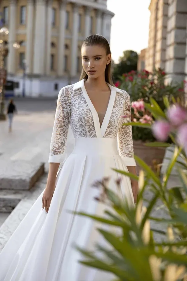 Bella by Eglantine BEL22410 brudekjole