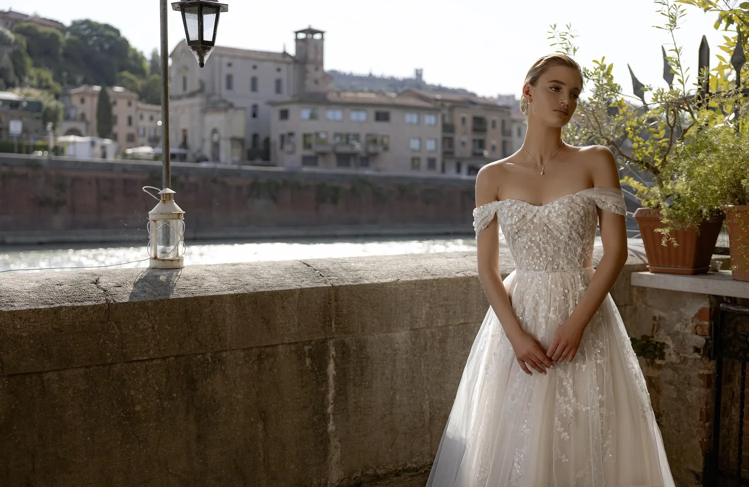 Bella by Eglantine BEL22428 brudekjole