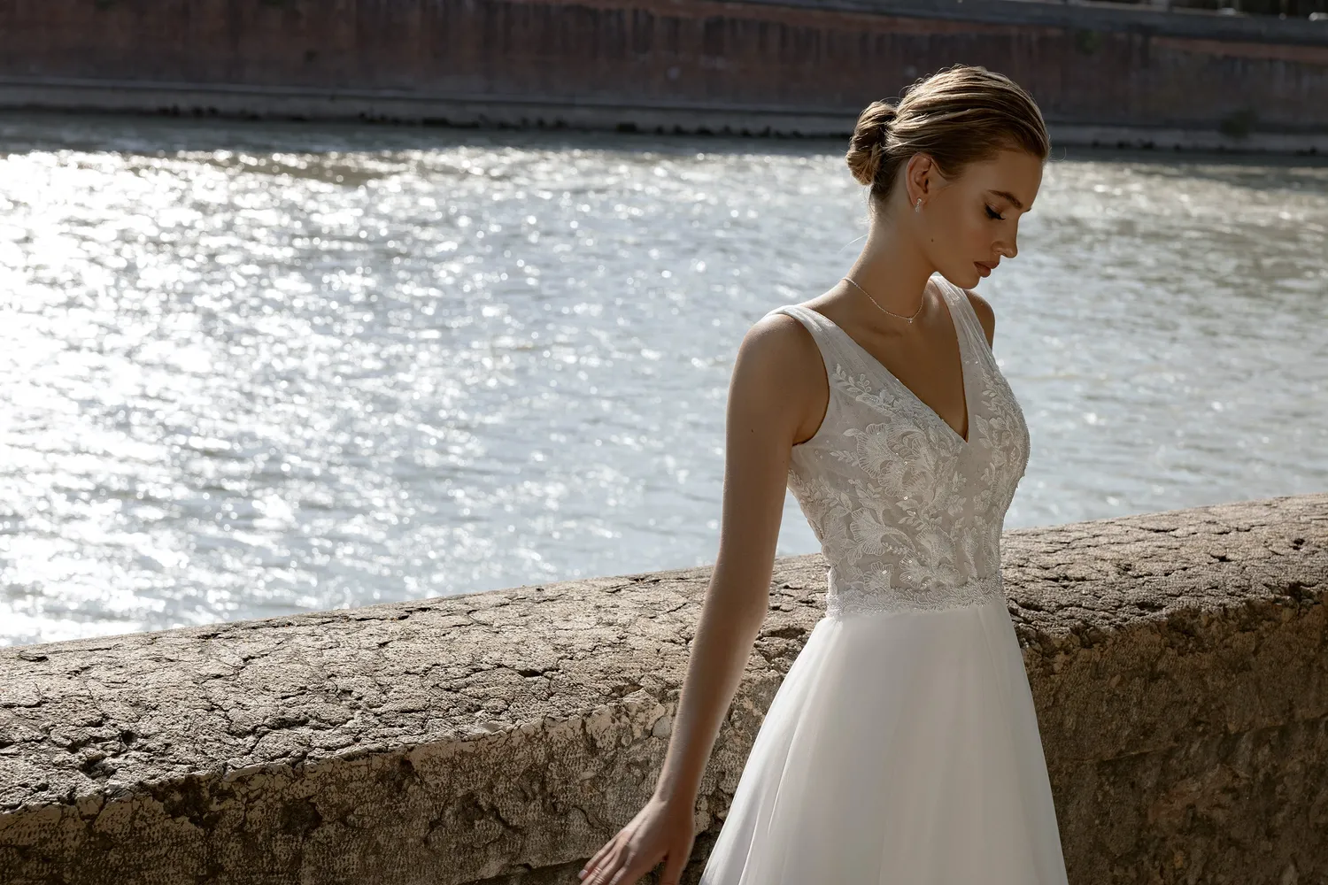 Bella by Eglantine BEL22417 brudekjole