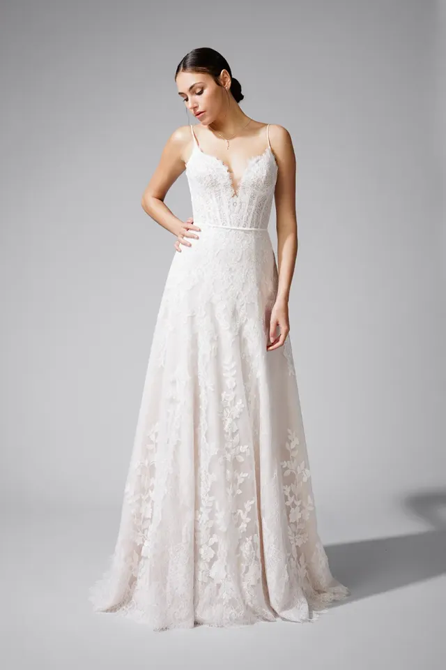Bella by Eglantine BEL22720 brudekjole i blonde