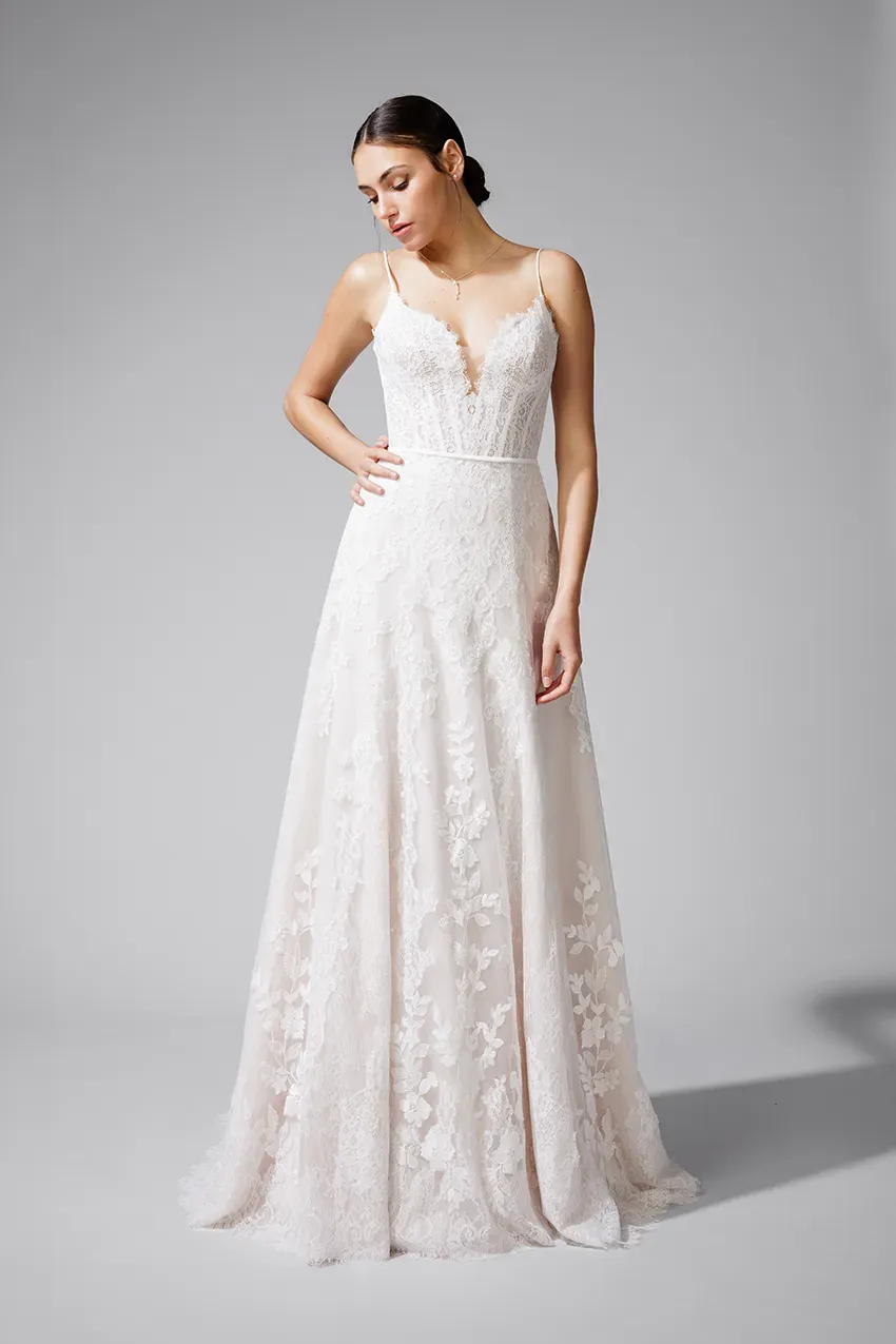 Bella by Eglantine BEL22720 brudekjole i blonde