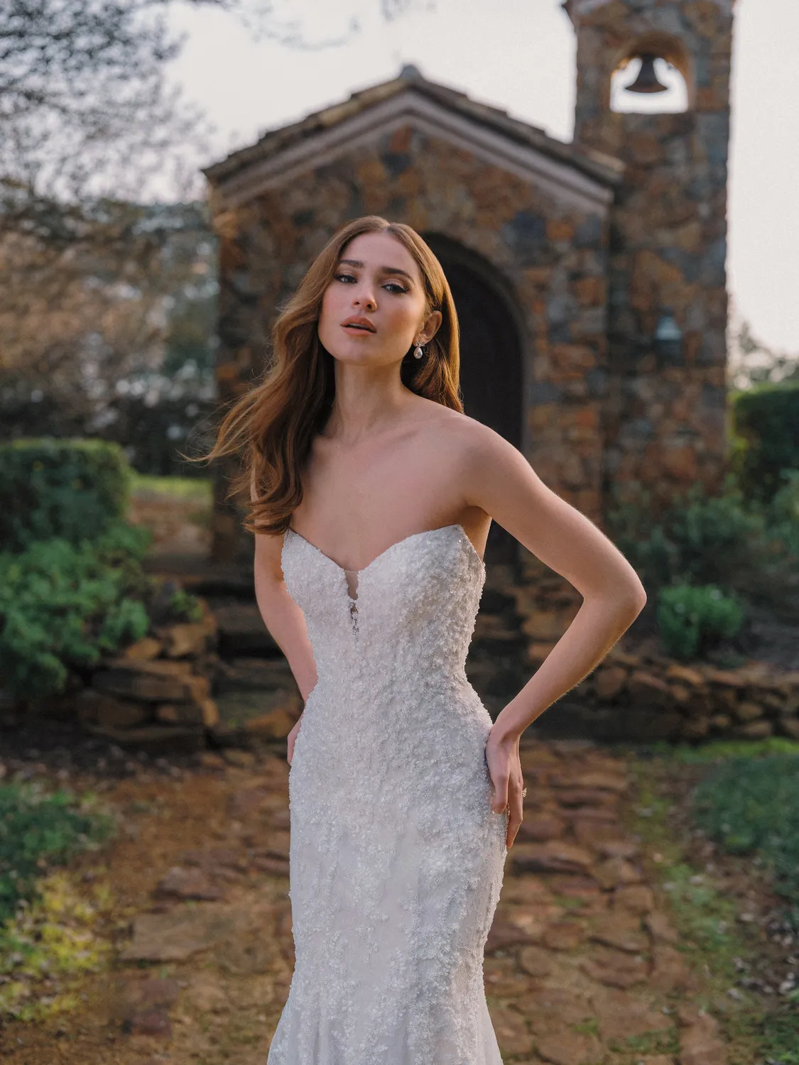 Allure Bridal A1493 brudekjole blonde fit-and-flare sand/ivory