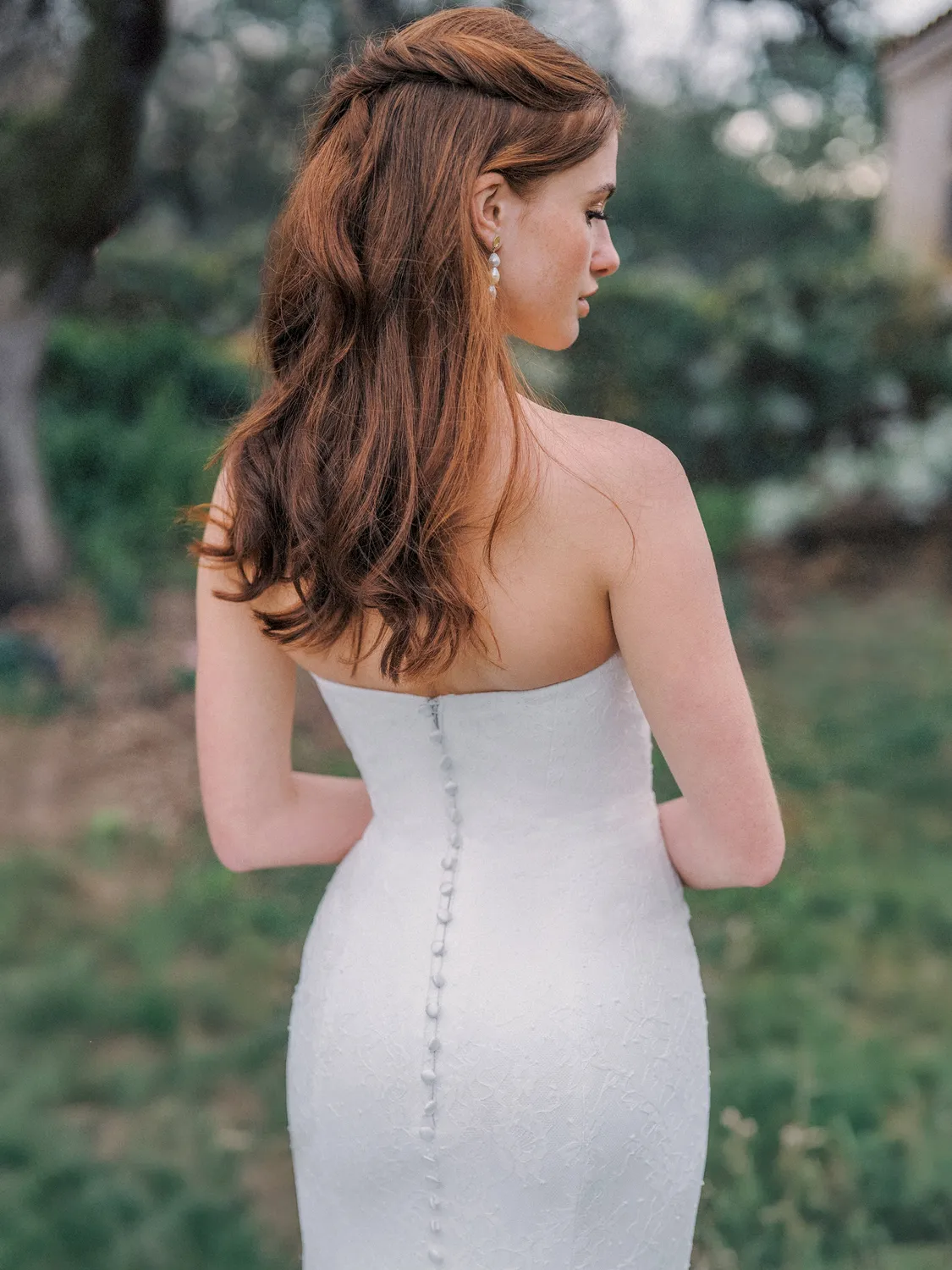Allure Romance R3990 sheath brudekjole Ivory rynket blonde