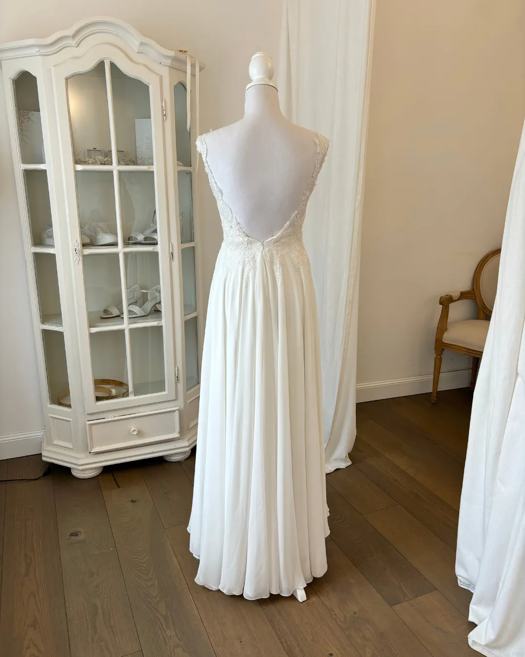 Sanna Lindström Aurora second hand brudekjole str. 38 chiffon