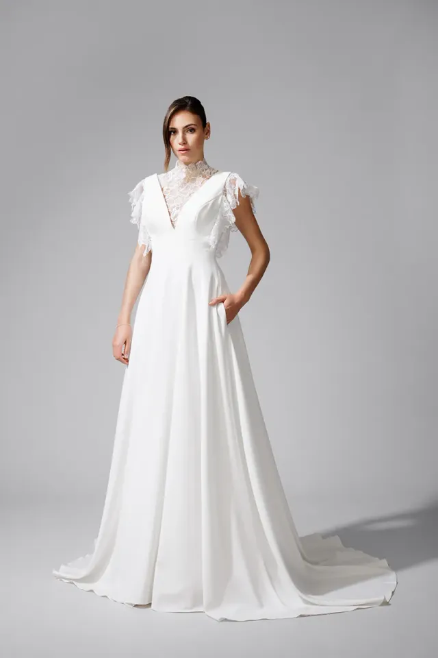 Bella by Eglantine BEL22713 brudekjole flydende