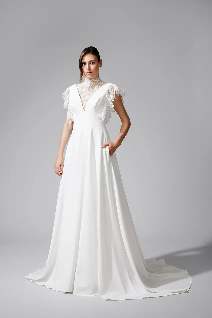 Bella by Eglantine BEL22713 brudekjole flydende