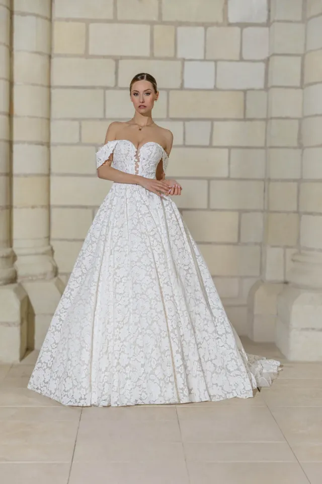 Bella by Eglantine BEL22606 brudekjole til bryllup