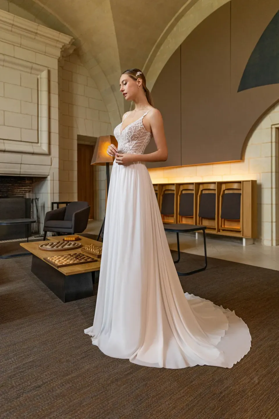 Bella by Eglantine BEL22633 brudekjole