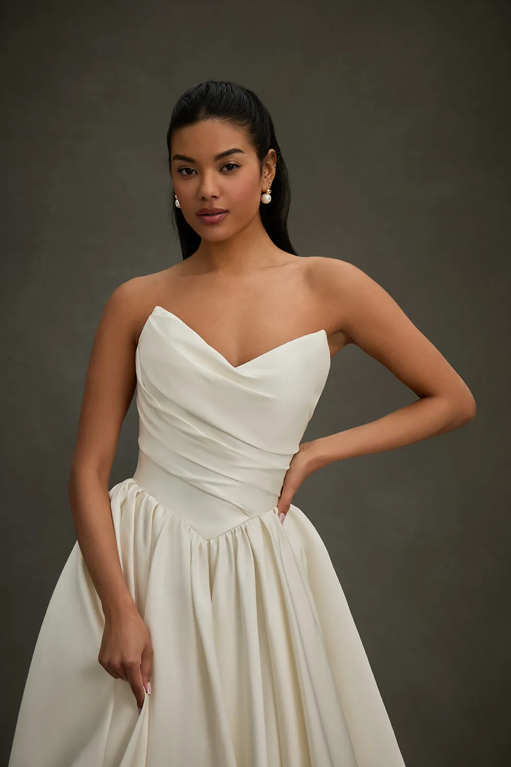 Allure Madison James MJ1292 Catherine brudekjole Ivory mikado