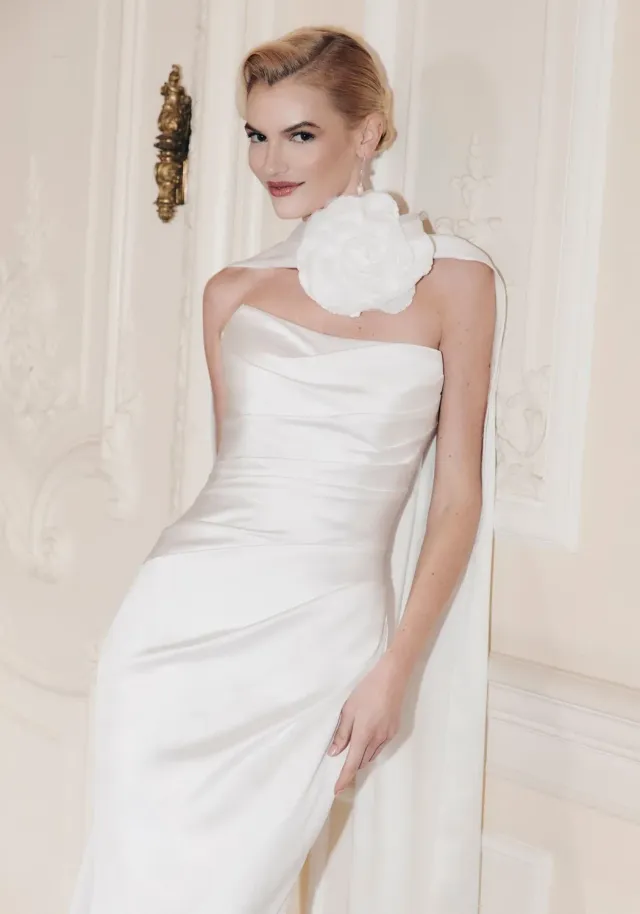 Ellis Bridals CRESSIDA SCARF CREPE brudesjal ivory standard crepe