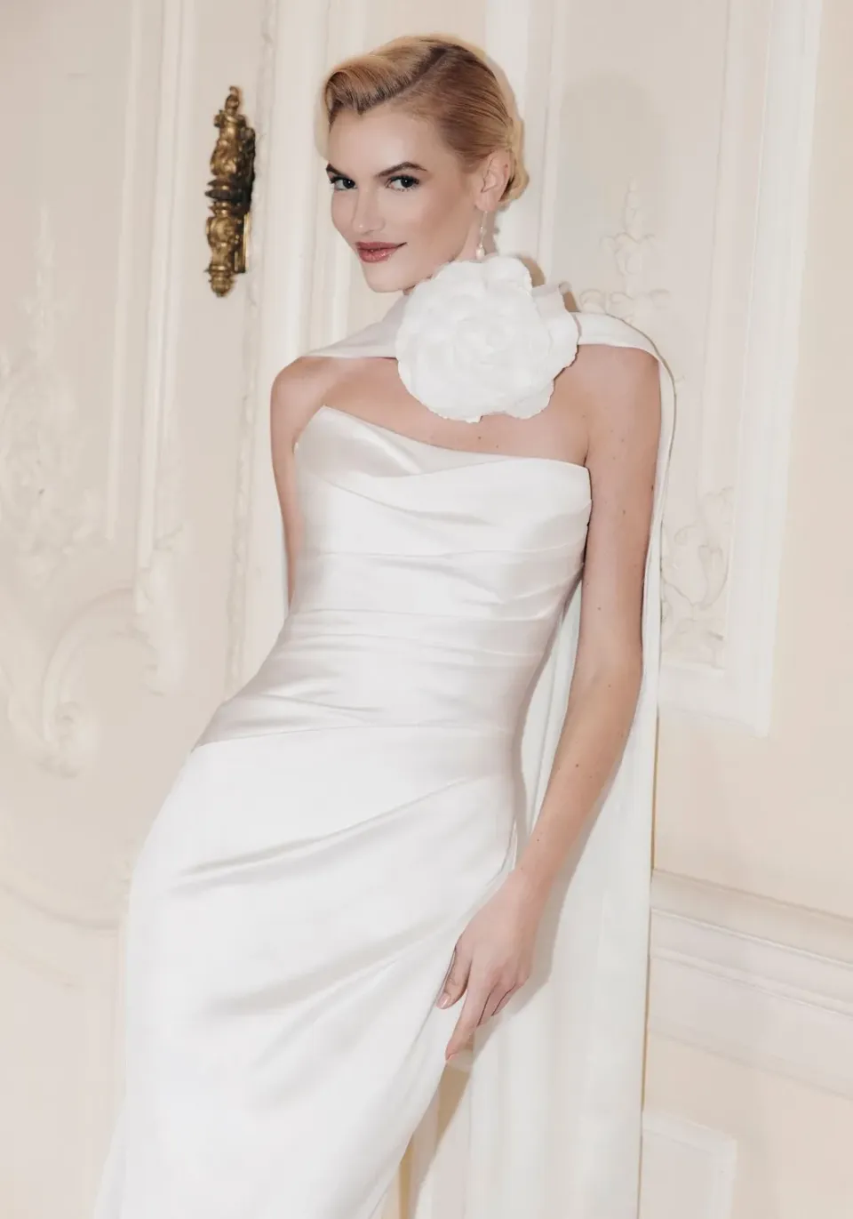 Ellis Bridals CRESSIDA SCARF SATIN brudesjal ivory standard satin