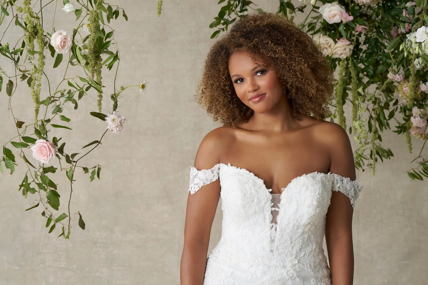 Allure Romance R3980L brudekjole almond off-shoulder