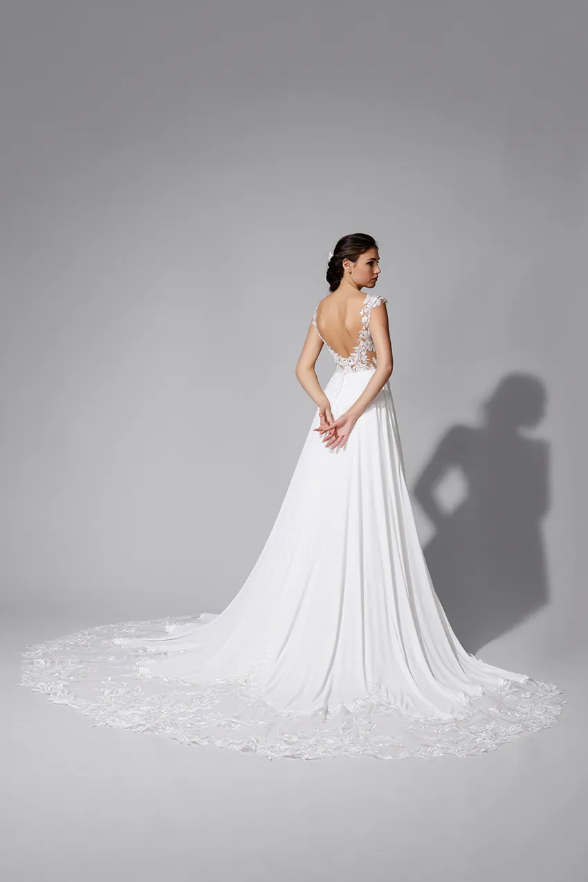 Bella by Eglantine BEL22712 brudekjole i chiffon med blonde