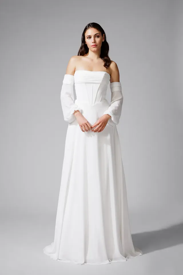 Bella by Eglantine BEL22718 brudekjole med lange ærmer
