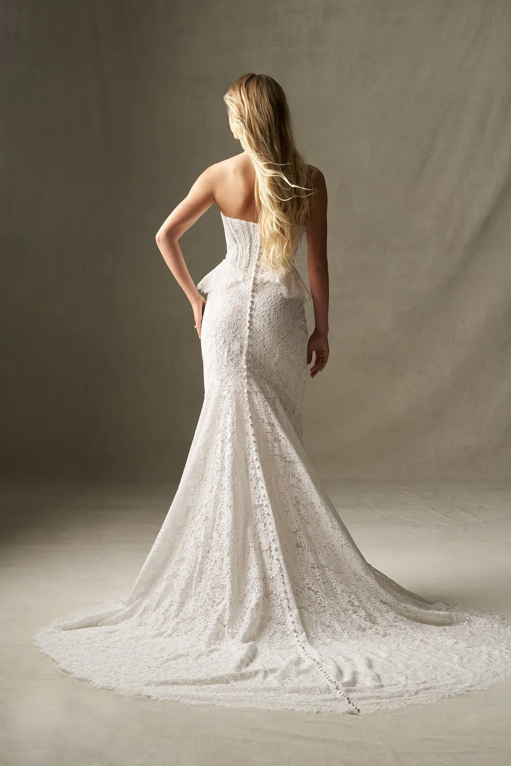 Wilderly Bride F412 Indigo brudekjole blonde fit-flare