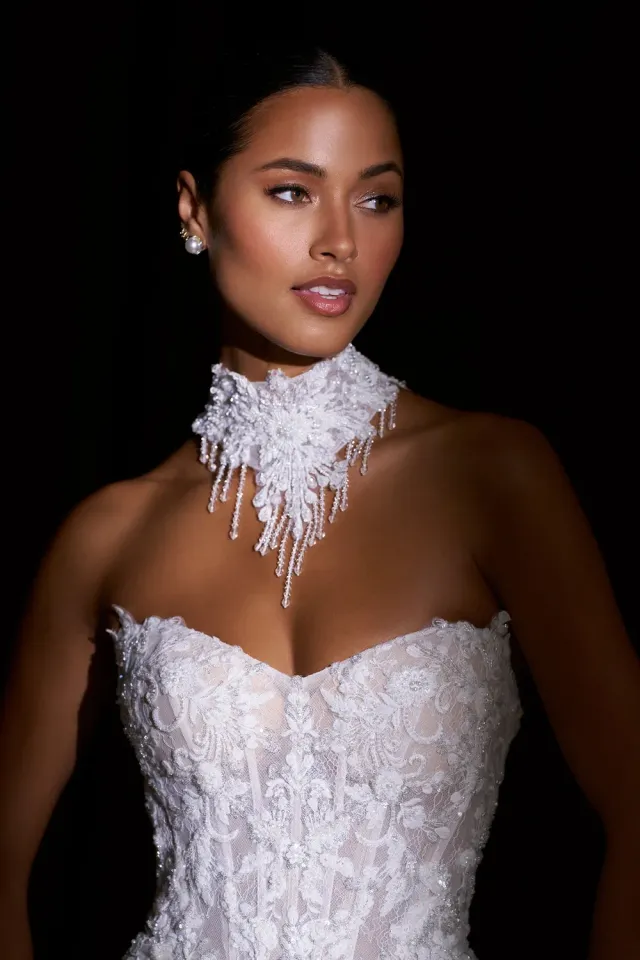 Allure Couture CP93 brudechoker blonde ivory