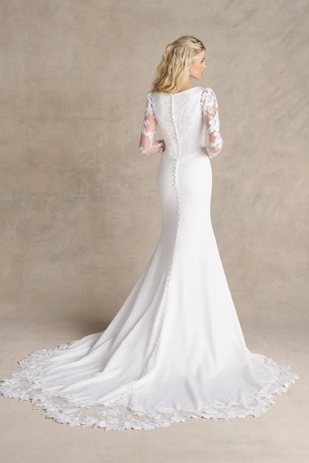 Allure Modest M801NC brudekjole Ivory med lange ærmer