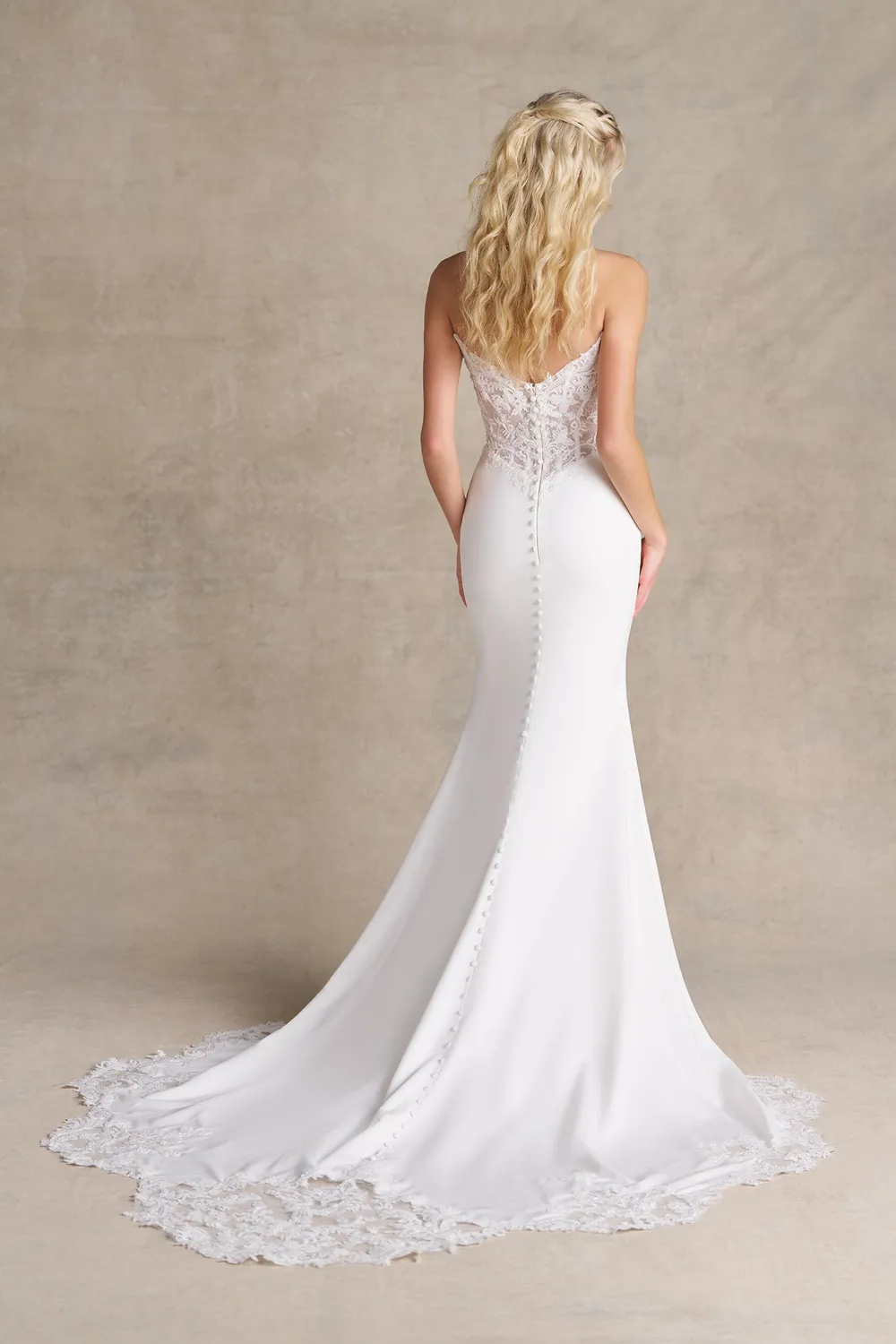 Allure Bridal Romance R3989NC brudekjole crepe ivory