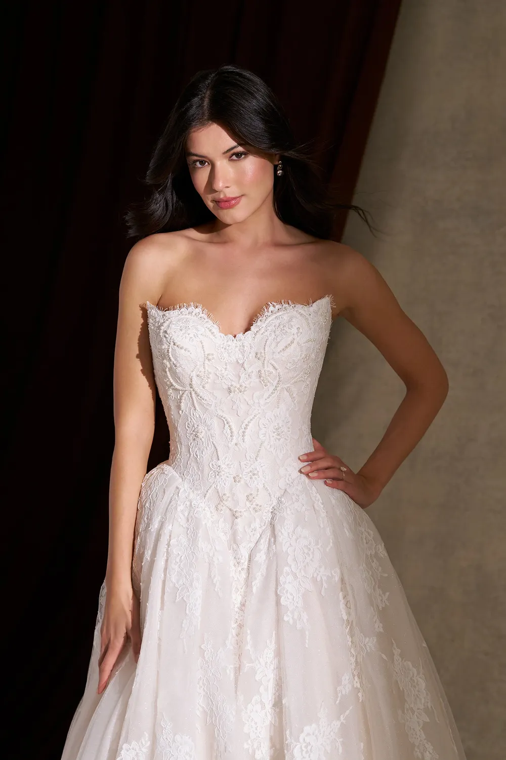 Allure Couture C845 brudekjole ivory tyl prinsesse