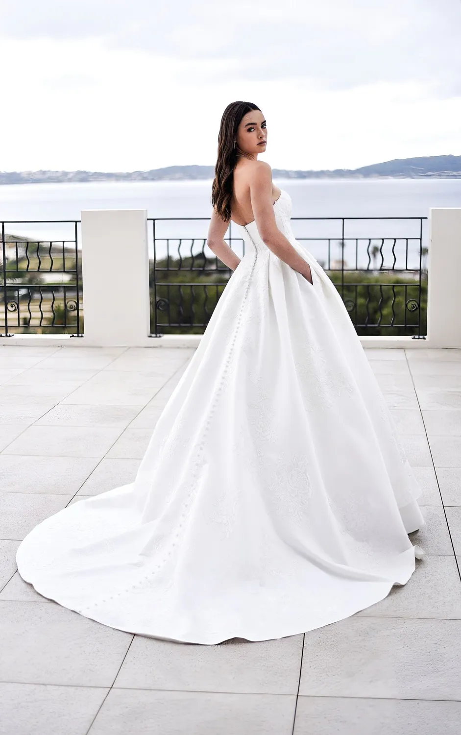 Bella by Eglantine BEL22527 brudekjole elegant