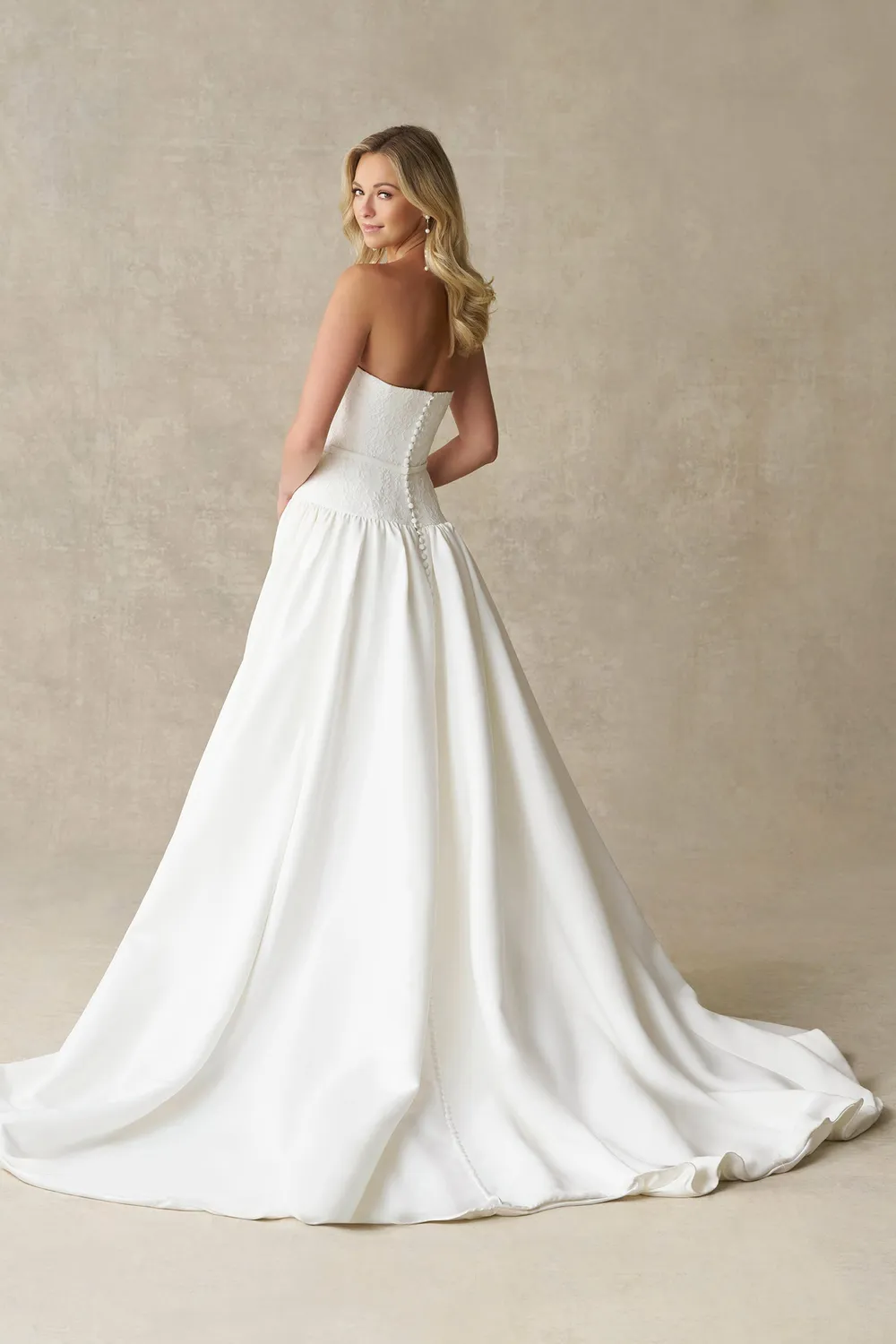 Allure Bridals A1470 brudekjole ivory satin drop waist