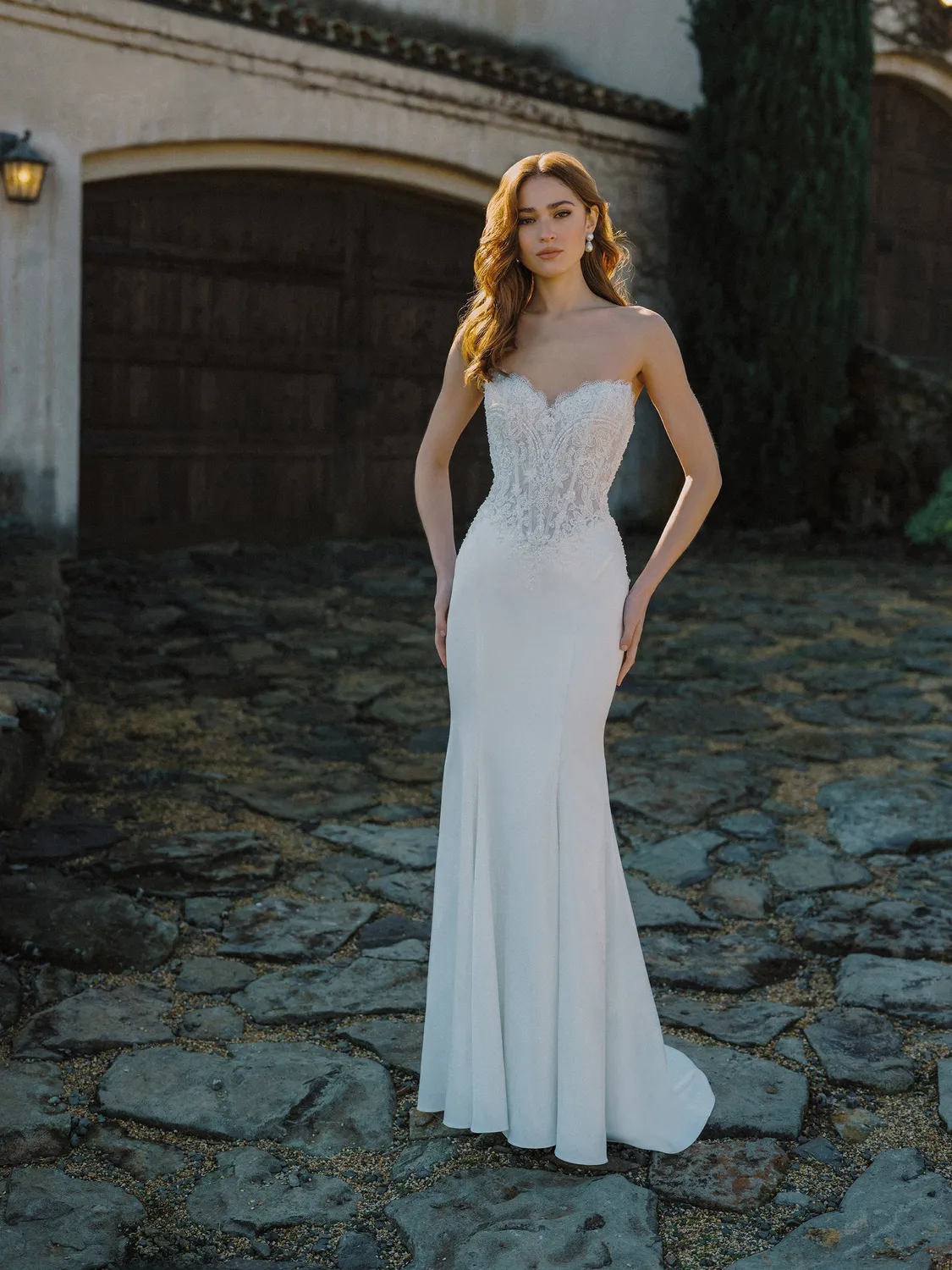 Allure A1480 brudekjole satin ivory nude fit-flare