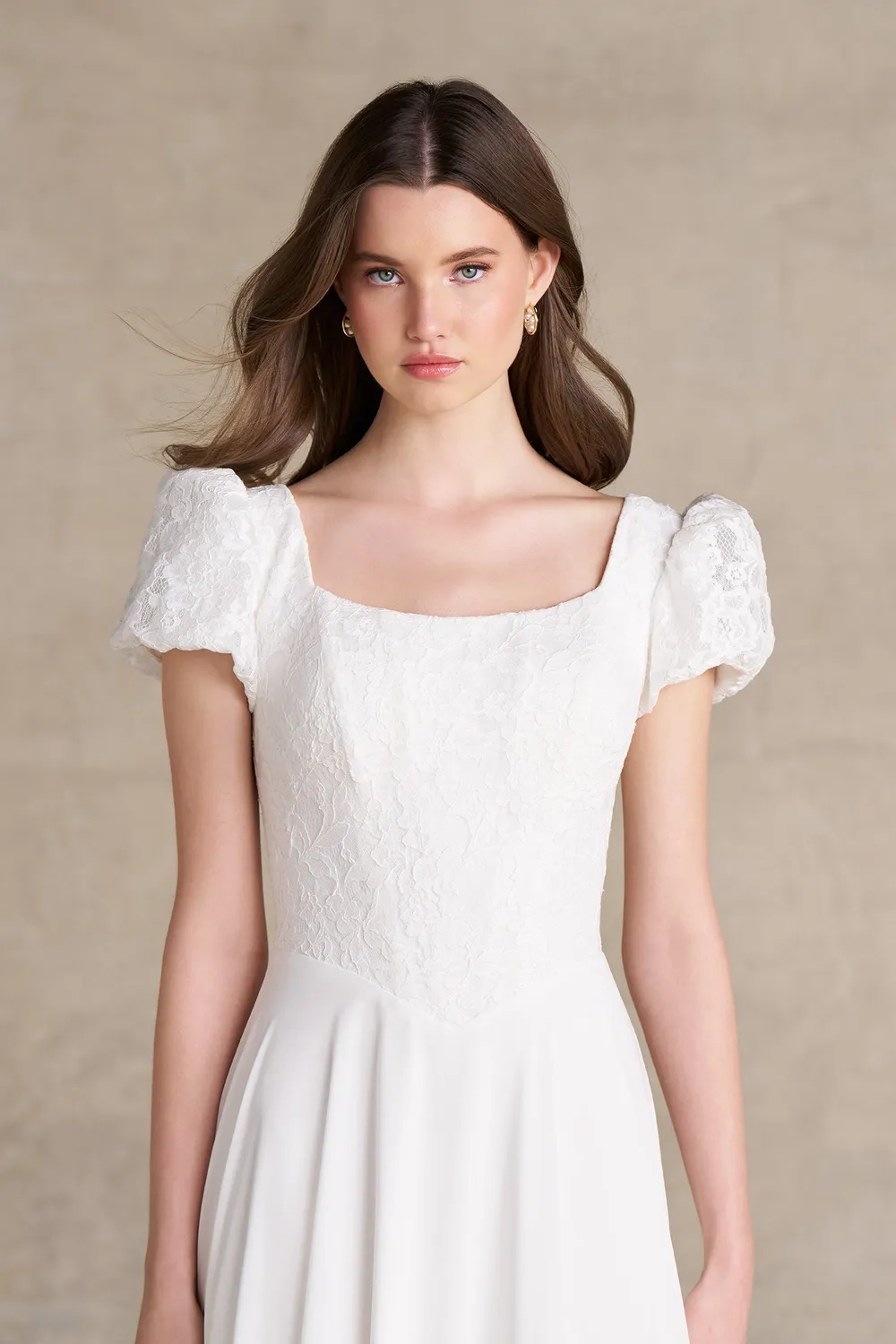Allure Bridal Modest M809 brudekjole Ivory chiffon