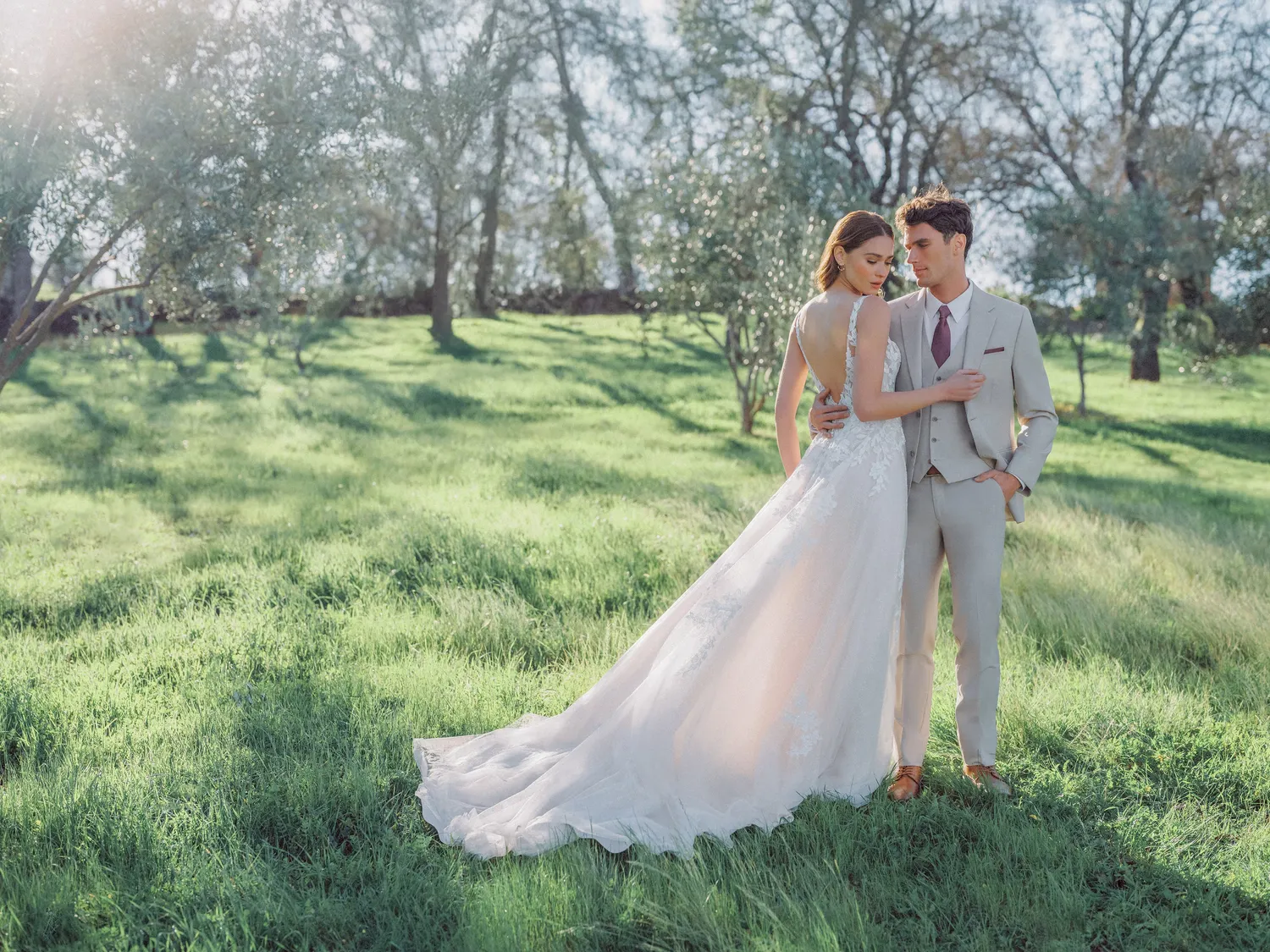 Allure Bridal R3983 brudekjole champagne/ivory A-line blonde