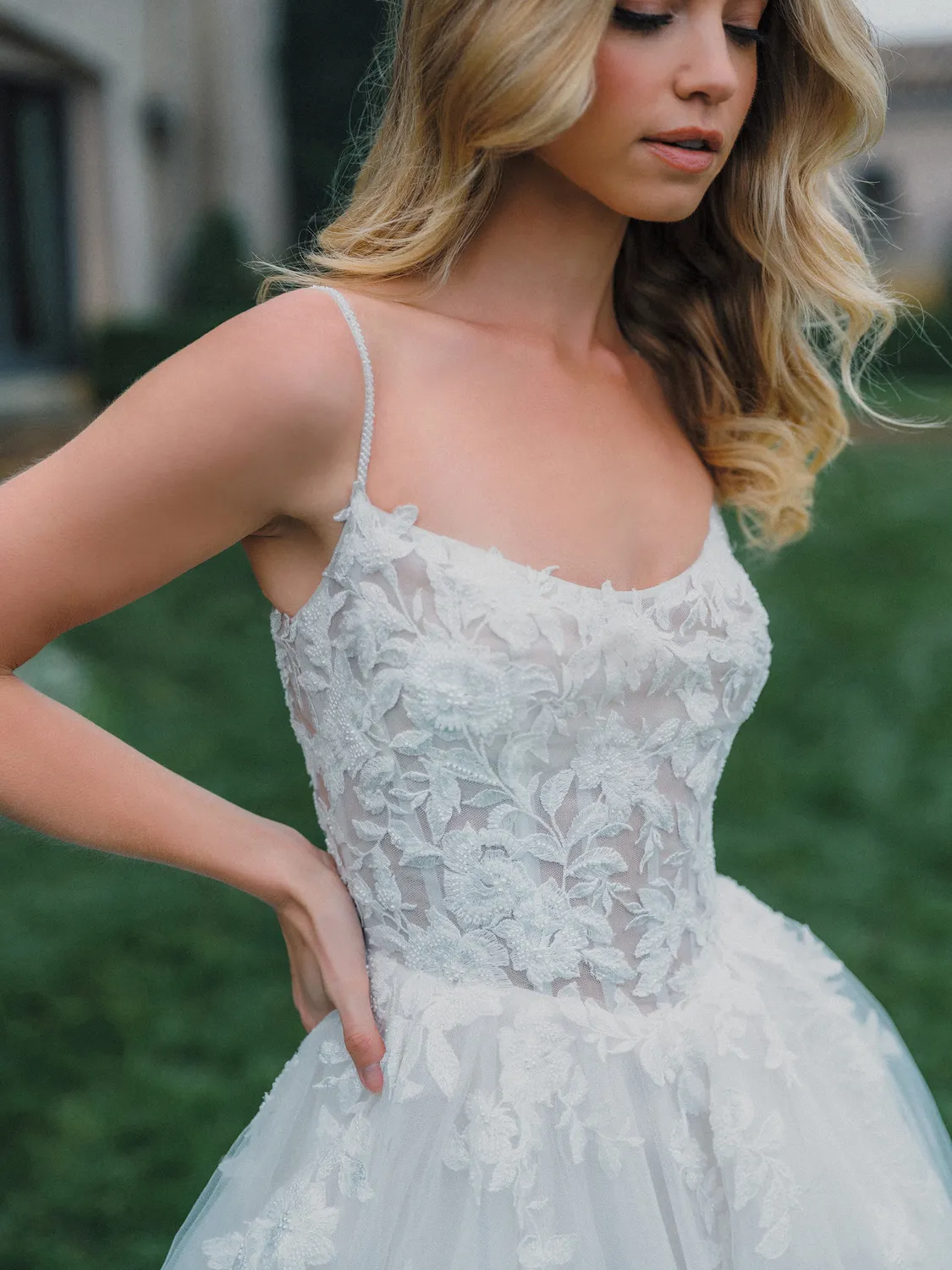 Allure Bridal A1477 brudekjole A-line ivory nude