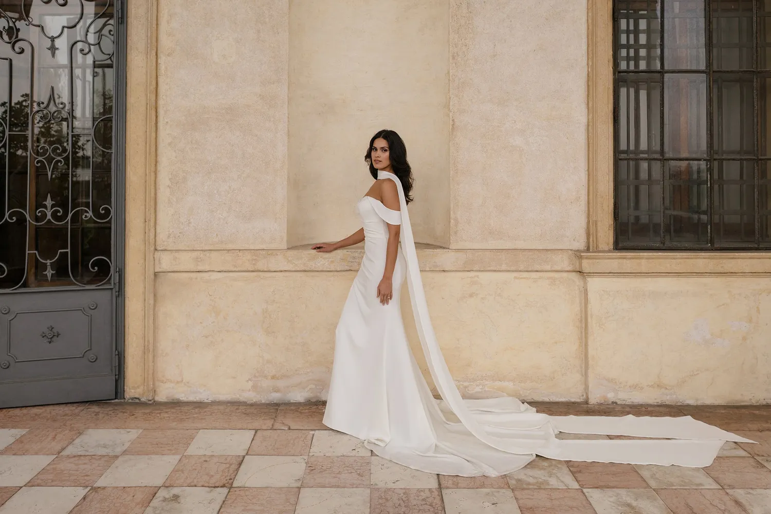 Allure Bridal Abella E614 Keira brudekjole ivory off-shoulder