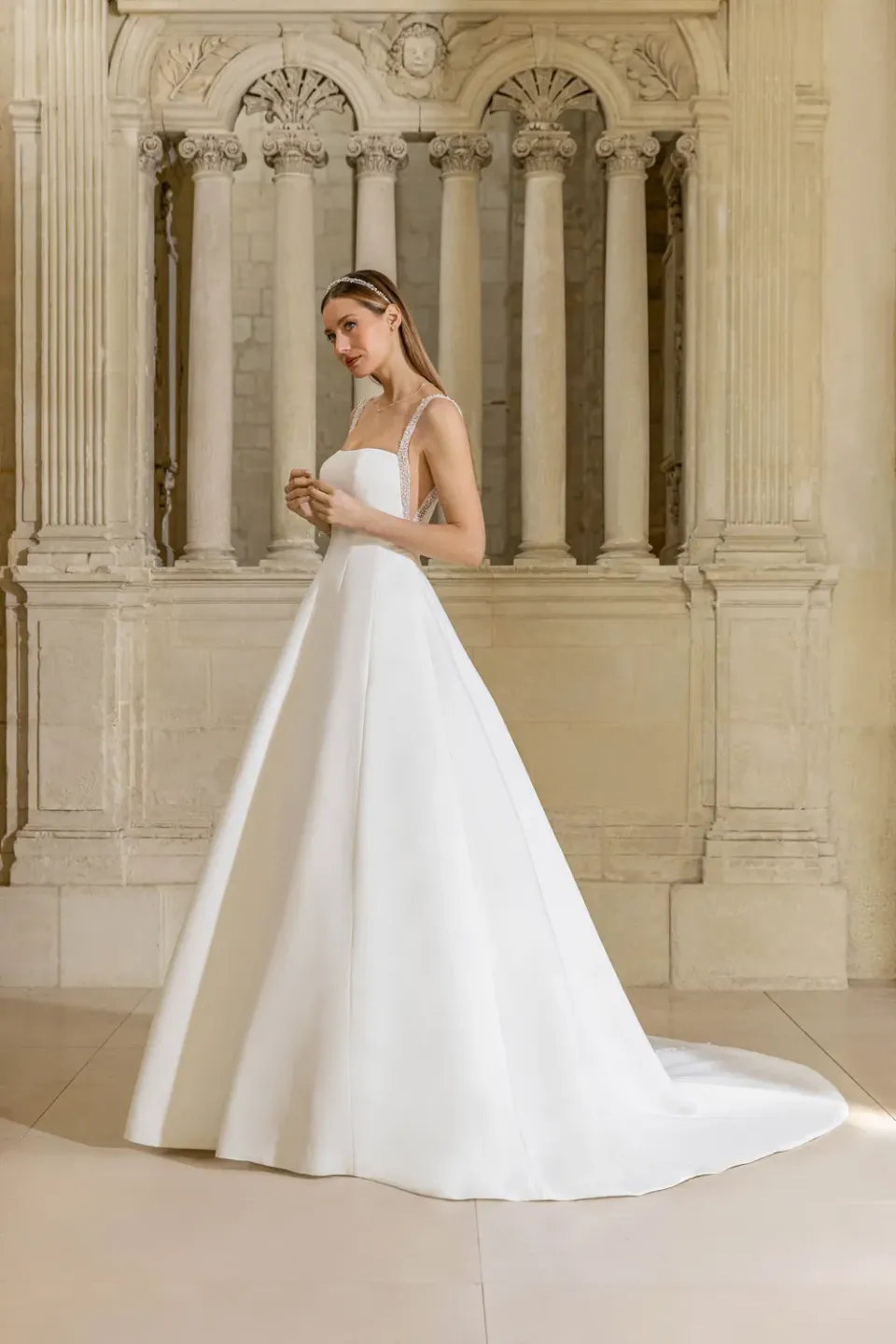 Bella by Eglantine BEL22627 brudekjole