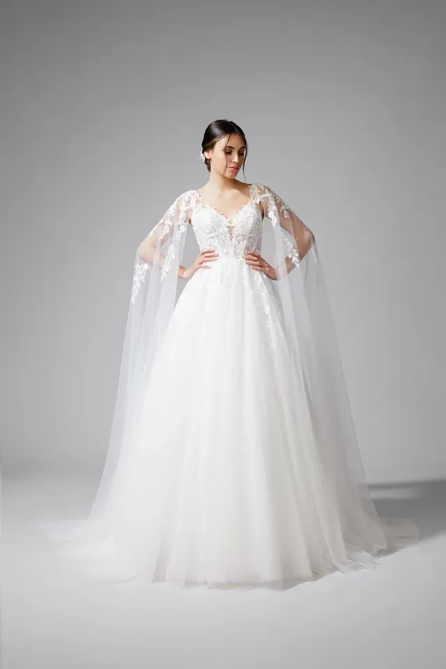 Bella by Eglantine BEL22708 brudekjole med aftagelige kappeærmer