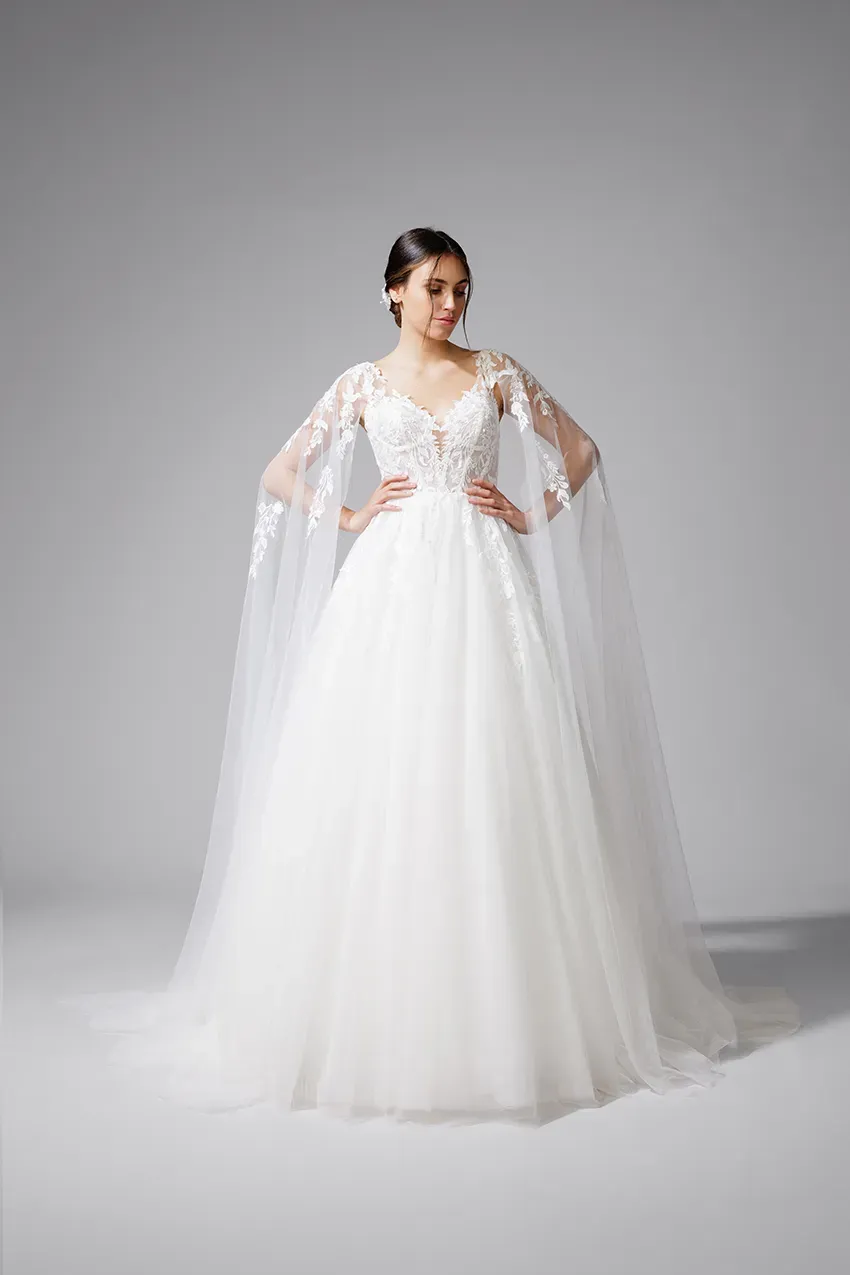 Bella by Eglantine BEL22708 brudekjole med aftagelige kappeærmer