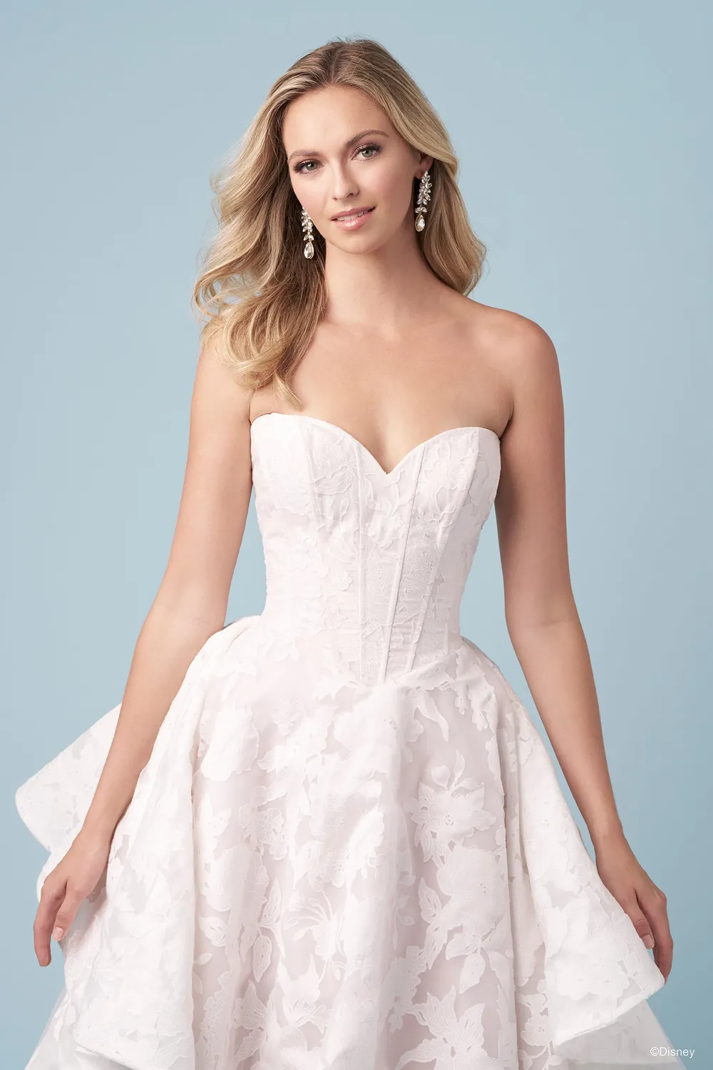Allure Bridal Disney Fairy Tale Weddings D466 Rapunzel brudekjole Lavender/Ivory blonde ballgown