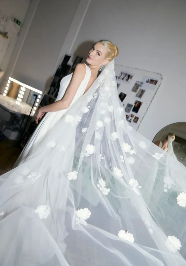 Ellis Bridals FAYE VEIL brudeslør ivory standard 3D-blomster