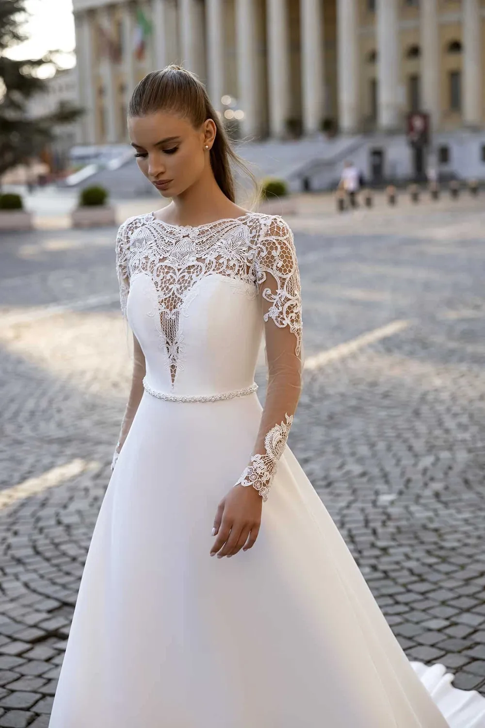 Bella by Eglantine BEL22431 brudekjole