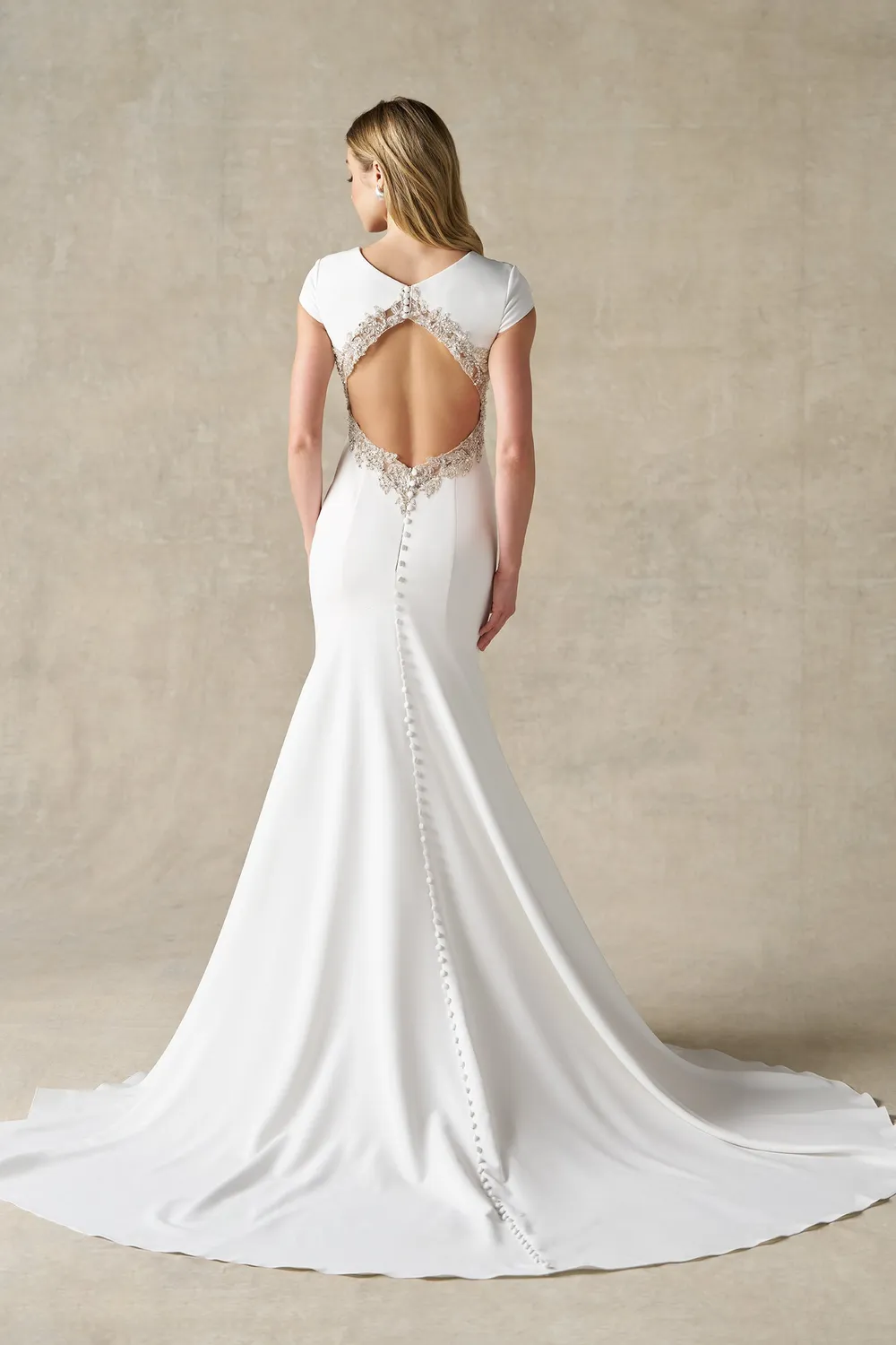 Allure Bridal A1485 brudekjole Ivory/Nude/Silver crepe