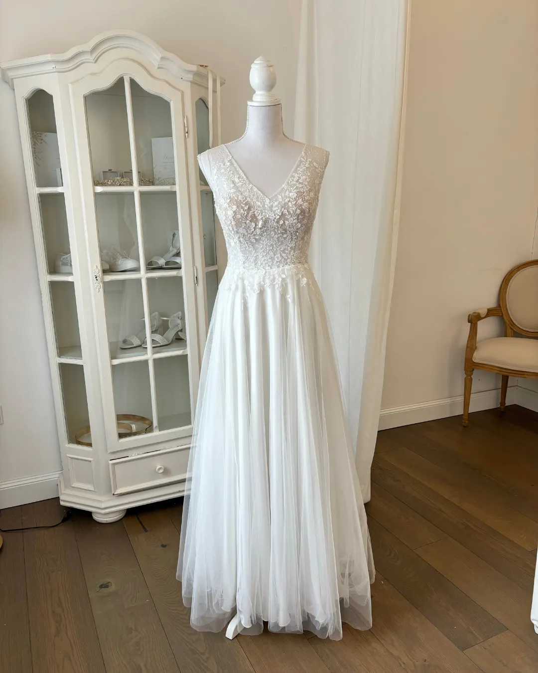 Sanna Lindström Frieda Second Hand brudekjole med softtylnederdel ivory str. 42