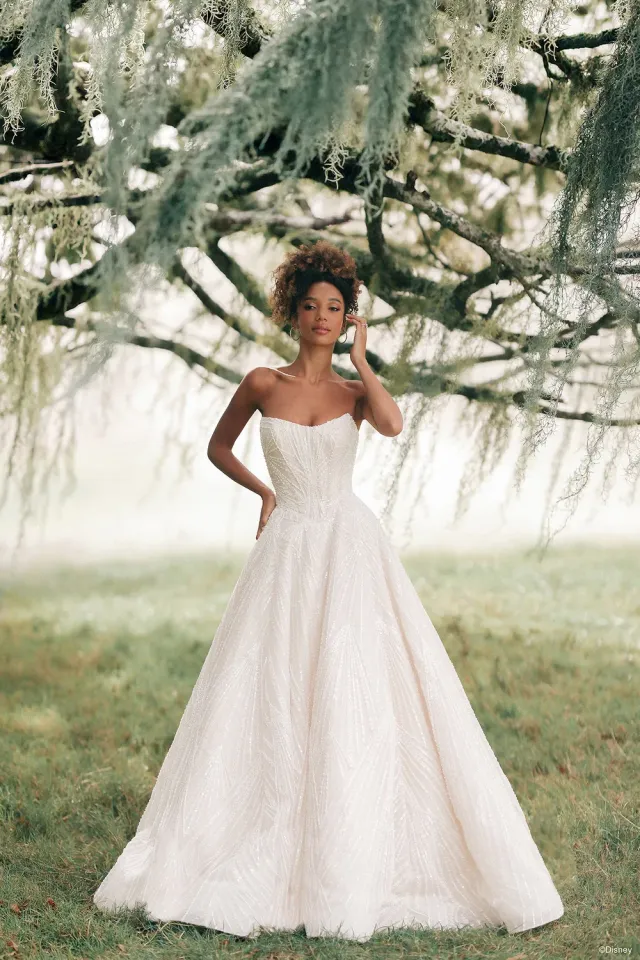 Allure Bridal Disney Fairy Tale Weddings D478 Tiana brudekjole light gold